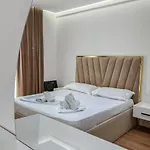 Lux At Arlis דירה טיראנה