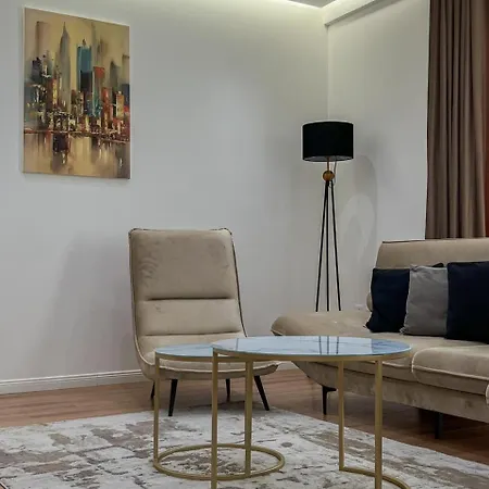 Lux At Arlis アパート *