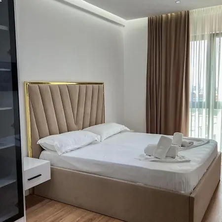 公寓 Lux At Arlis 地拉那