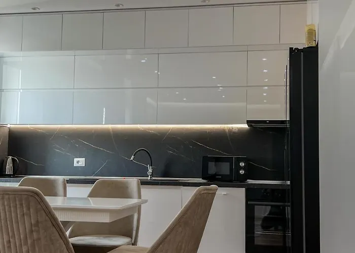 Lux At Arlis ティラナ